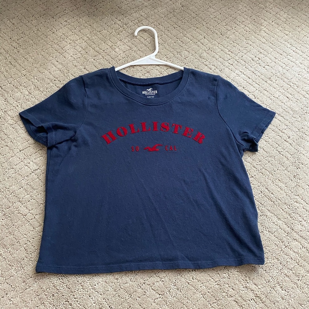 hollister crop tee